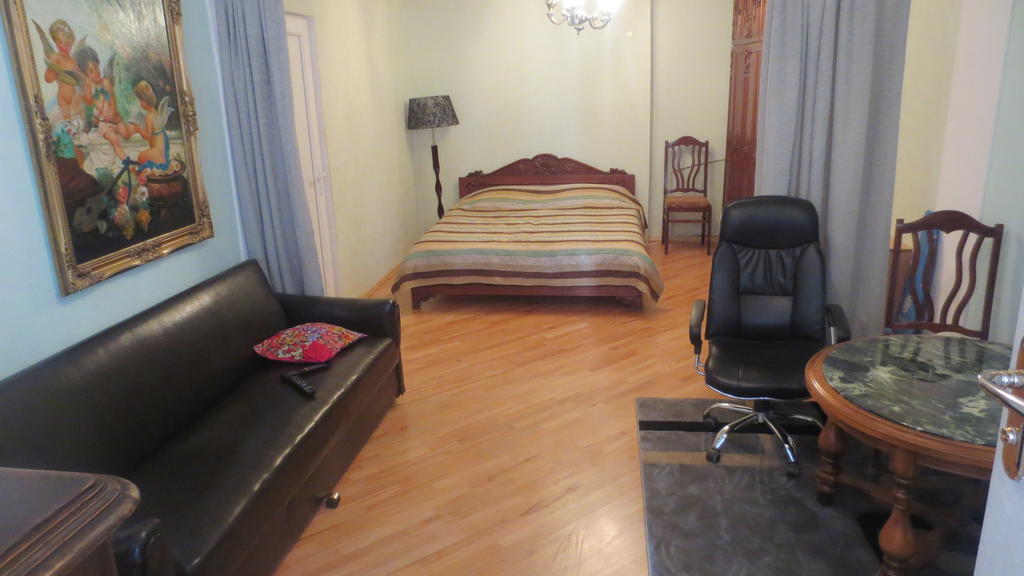 Evrika Apartments On Rustaveli Avenue Тбилиси Номер фото